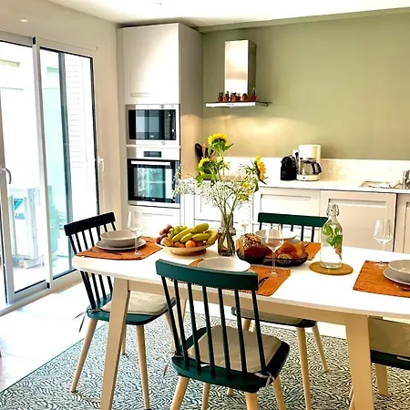Spacious In The Heart Of Les Pins ! Сasa de vacaciones *